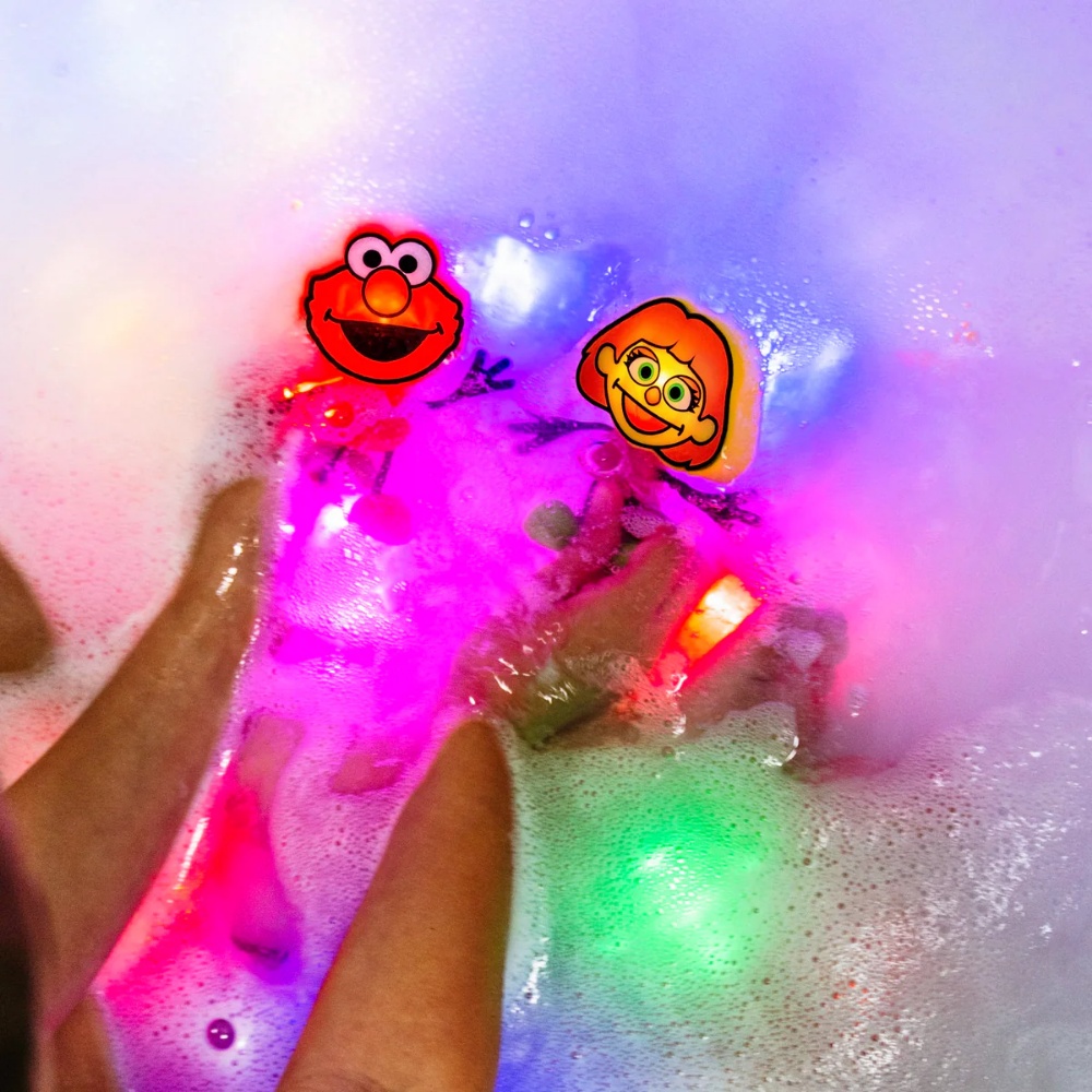 Glo Pals - Water Activated Light-Up Sensory Toys - Elmo Sesame Street - Image 3