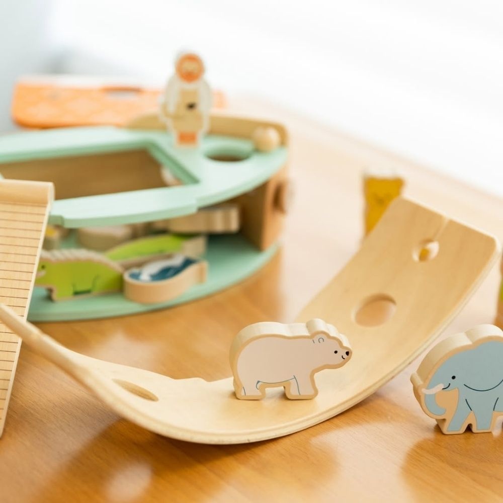 Classic World - Pretend & Play - Making Noah's Ark - Image 4