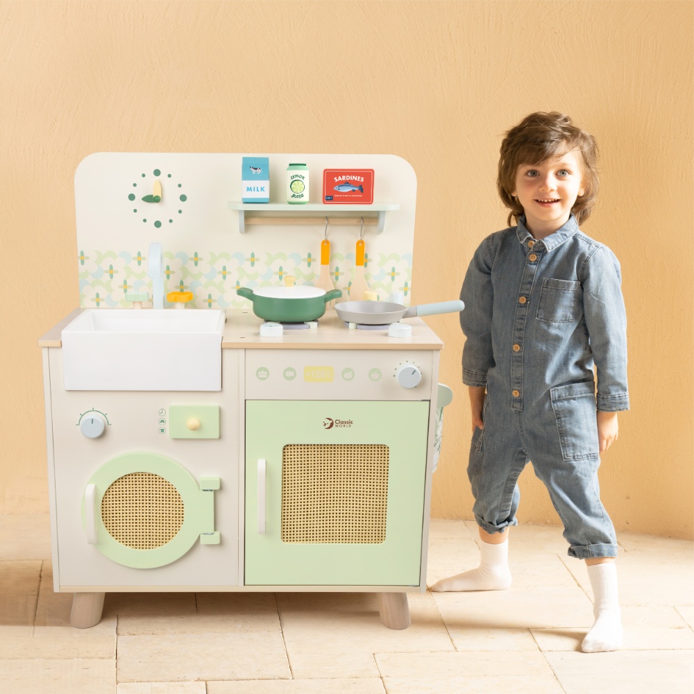 Classic World - Pretend & Play - Wooden Natural Kitchen - 16pcs - Image 6