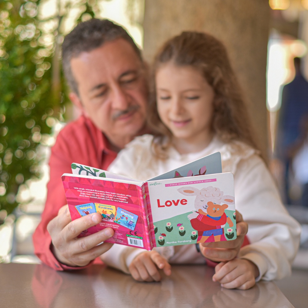 eeBoo - First Books for Little Ones - Love - Picture Board Book - Image 3
