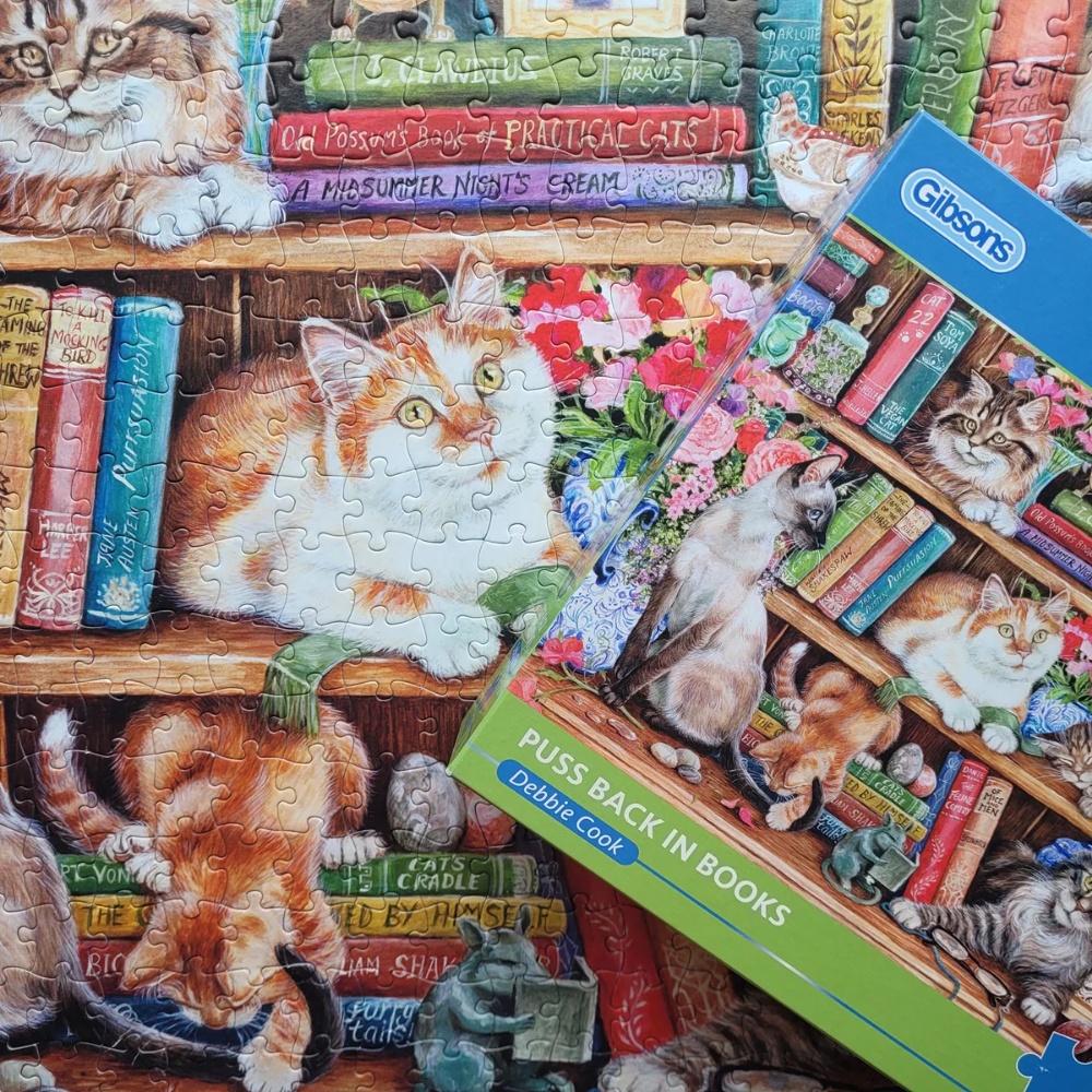 Gibsons - Puss Back in Books - XL Pieces - 500 Piece Jigsaw Puzzle - Image 5