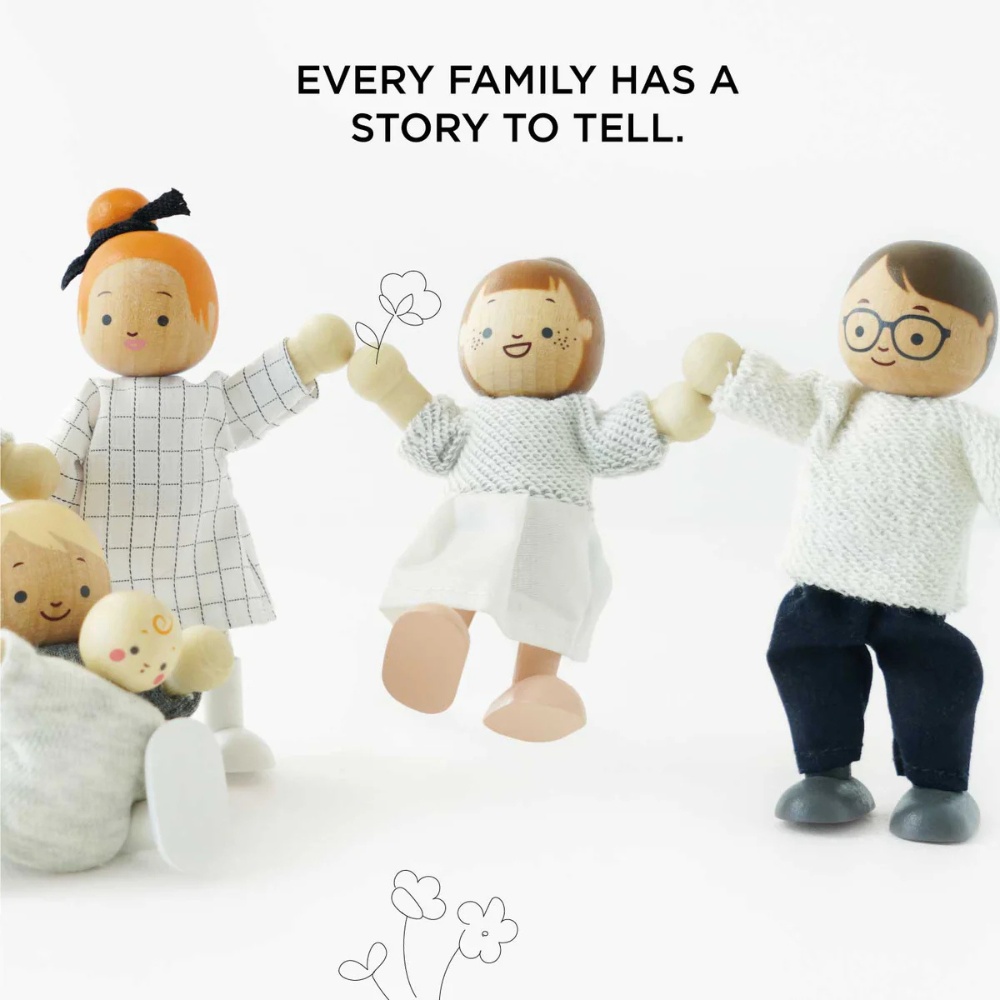 Le Toy Van - Wooden Dolls House Family Set - 7pcs - Image 5