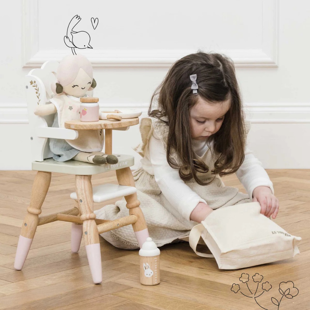 Le Toy Van - Dolls Nursing Kit and Bag - 8pcs - Image 5