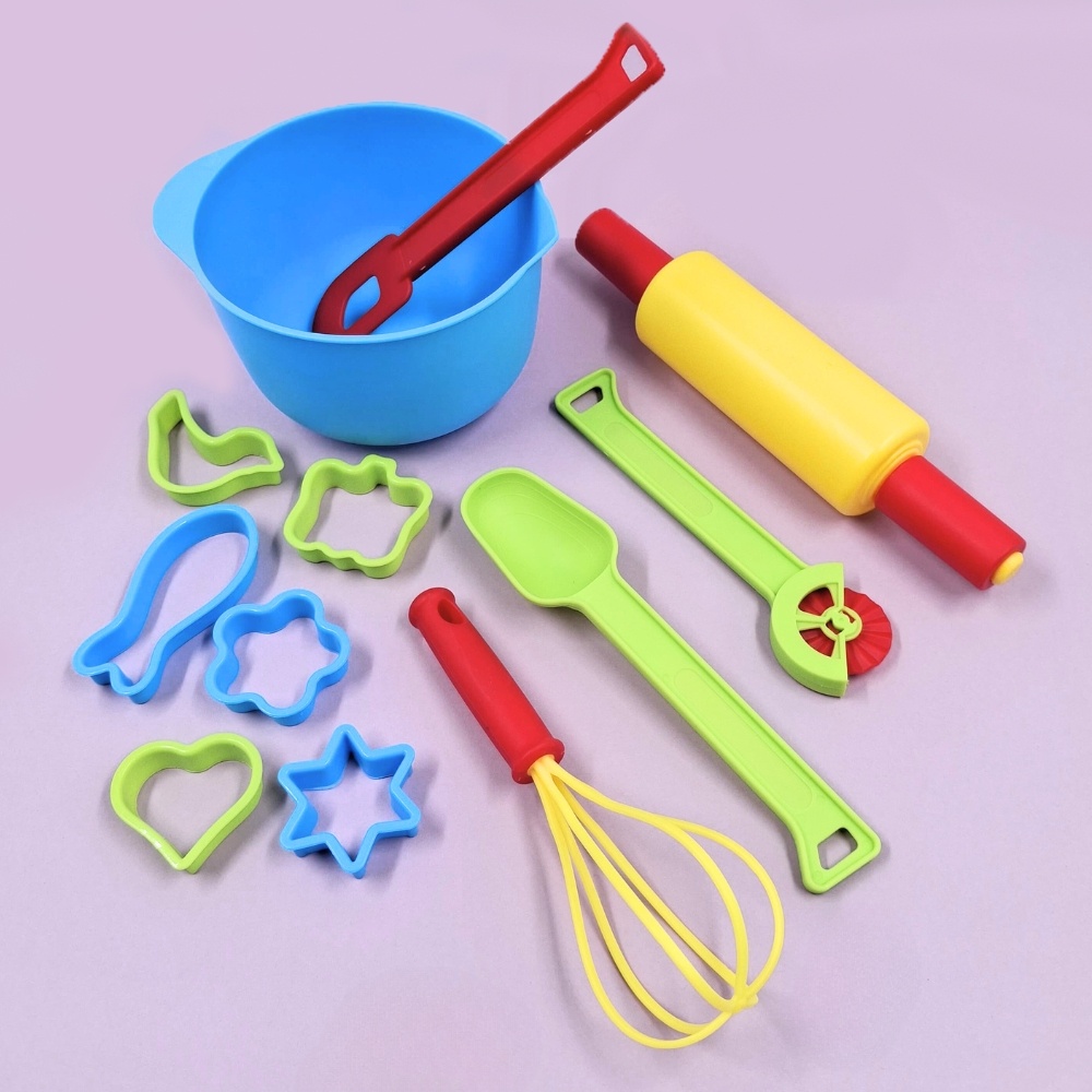 Mingli Toys - Pretend & Play - Baking Set - 12 Pieces - Image 2