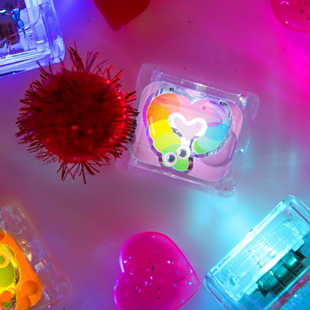 Glo Pals - Water Activated Light-Up Sensory Toys - Love Bugs (6 Pack) - Image 3