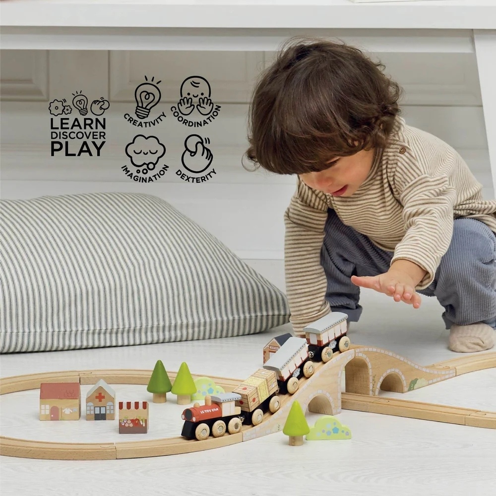 Le Toy Van - Figure of 8 Train Set - Image 4