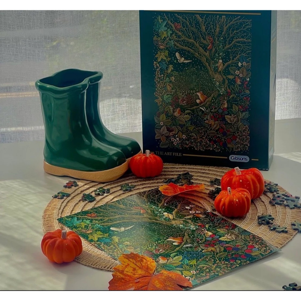 Gibsons - The Art File: Secret Garden - 1000 Piece Jigsaw Puzzle - Image 4