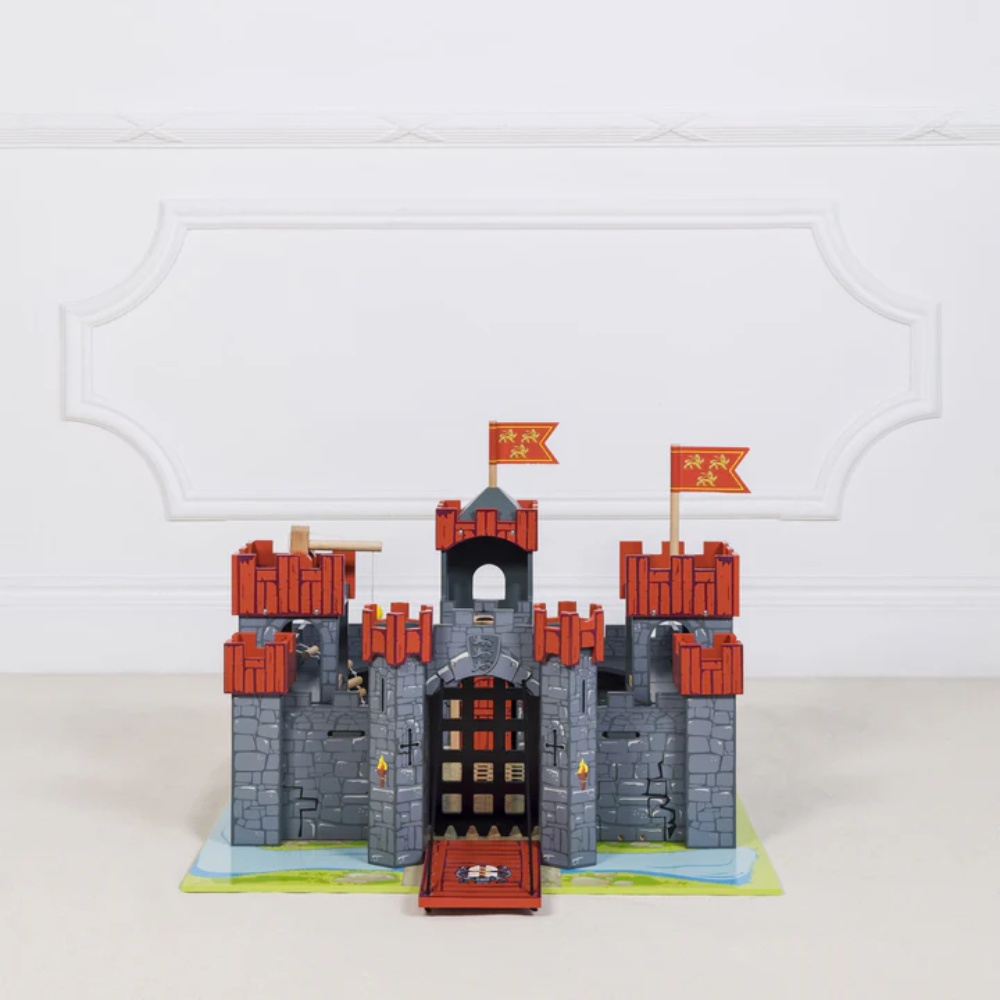 Le Toy Van - Lionheart Wooden Castle - Image 3