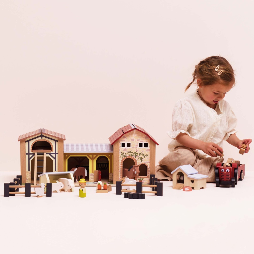 Le Toy Van - Wooden Farmyard Stables - Image 4
