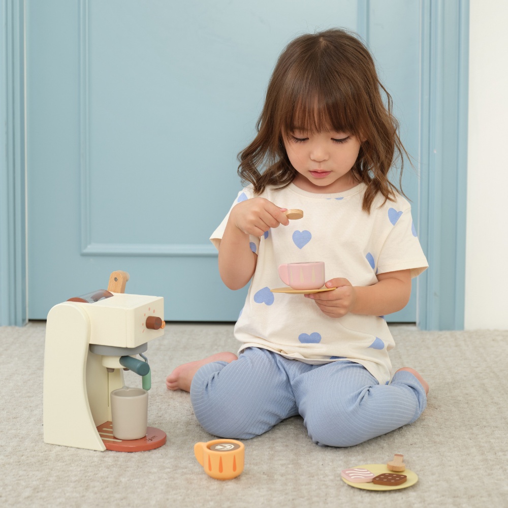 Classic World - Pretend & Play - Coffee Machine - Image 4