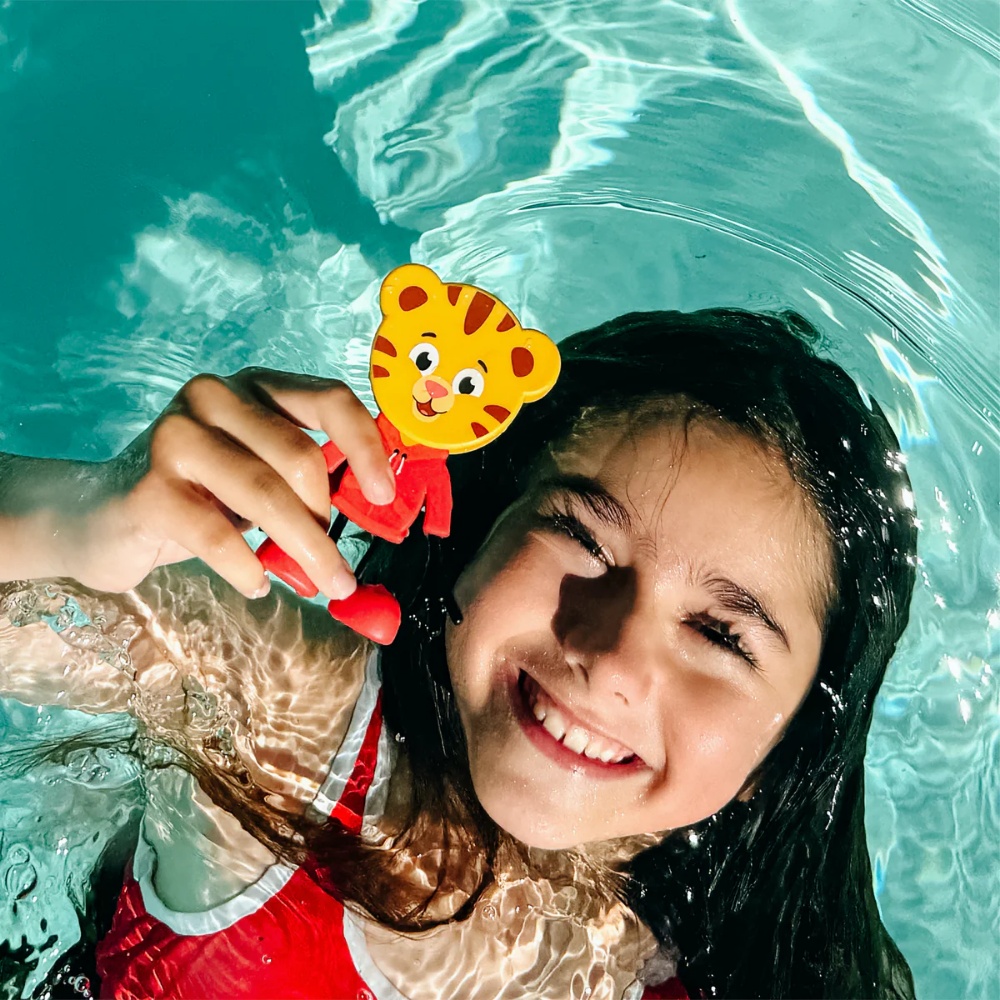 Glo Pals - Water Activated Light-Up Sensory Toys - Daniel Tiger - Image 3