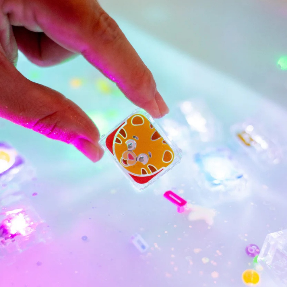 Glo Pals - Water Activated Light-Up Sensory Toys - Daniel Tiger (6 Pack) - Image 5
