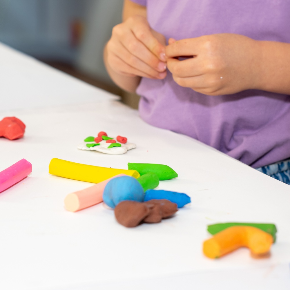 Toy Color - Plasticine Modelling Clay - Non-Drying - 10 Colours - 5kg (10x500g) - Image 4