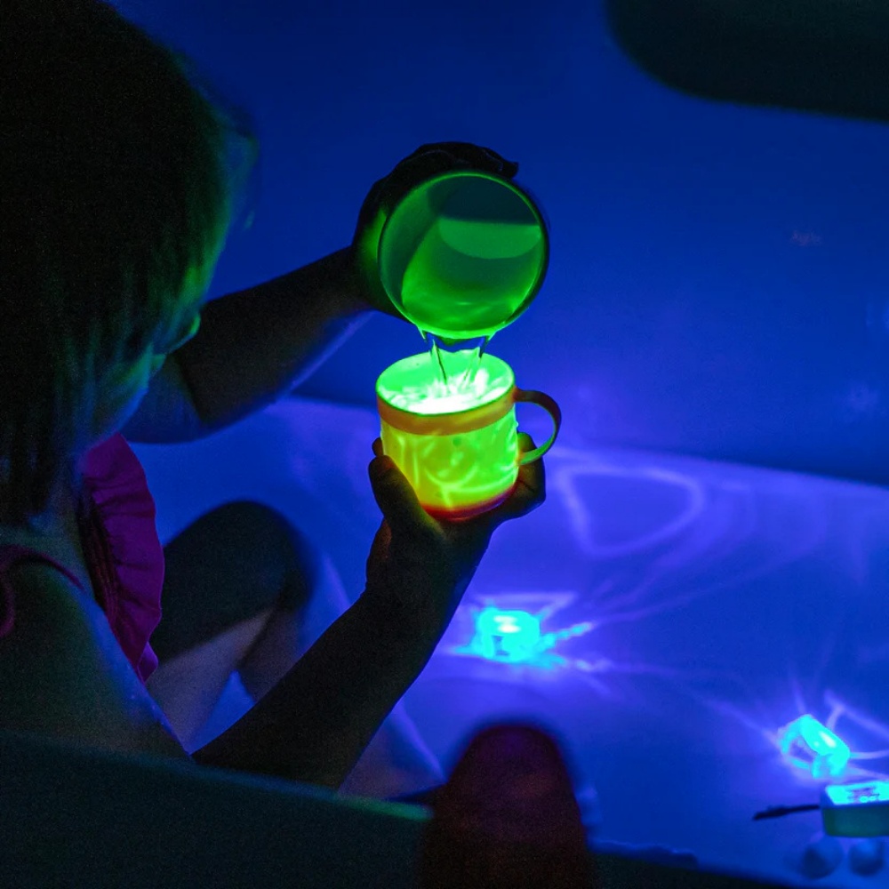 Glo Pals - Water Activated Light-Up Sensory Toys - Pippa - Image 3
