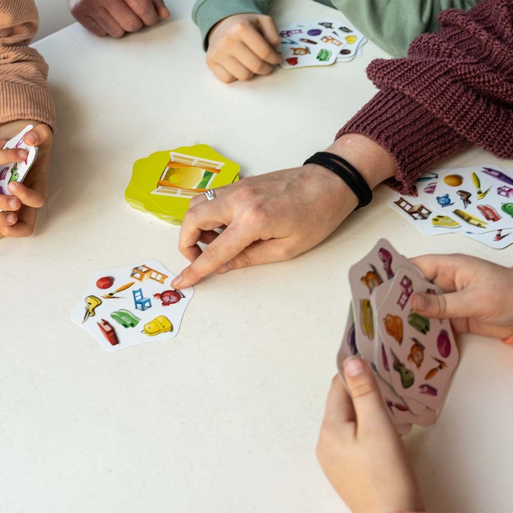 FlexiQ - Switch it! Family Card Game - Image 2
