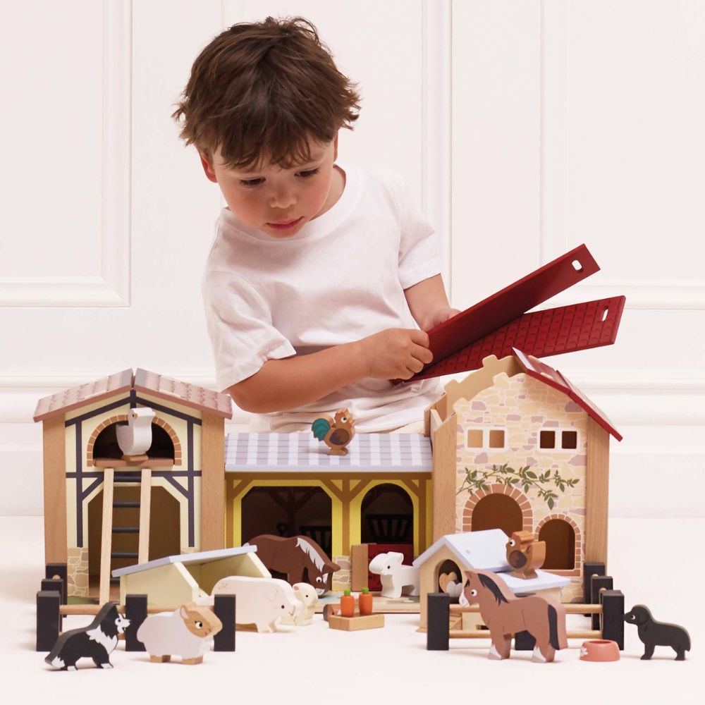 Le Toy Van - Wooden Farmyard Stables - Image 3