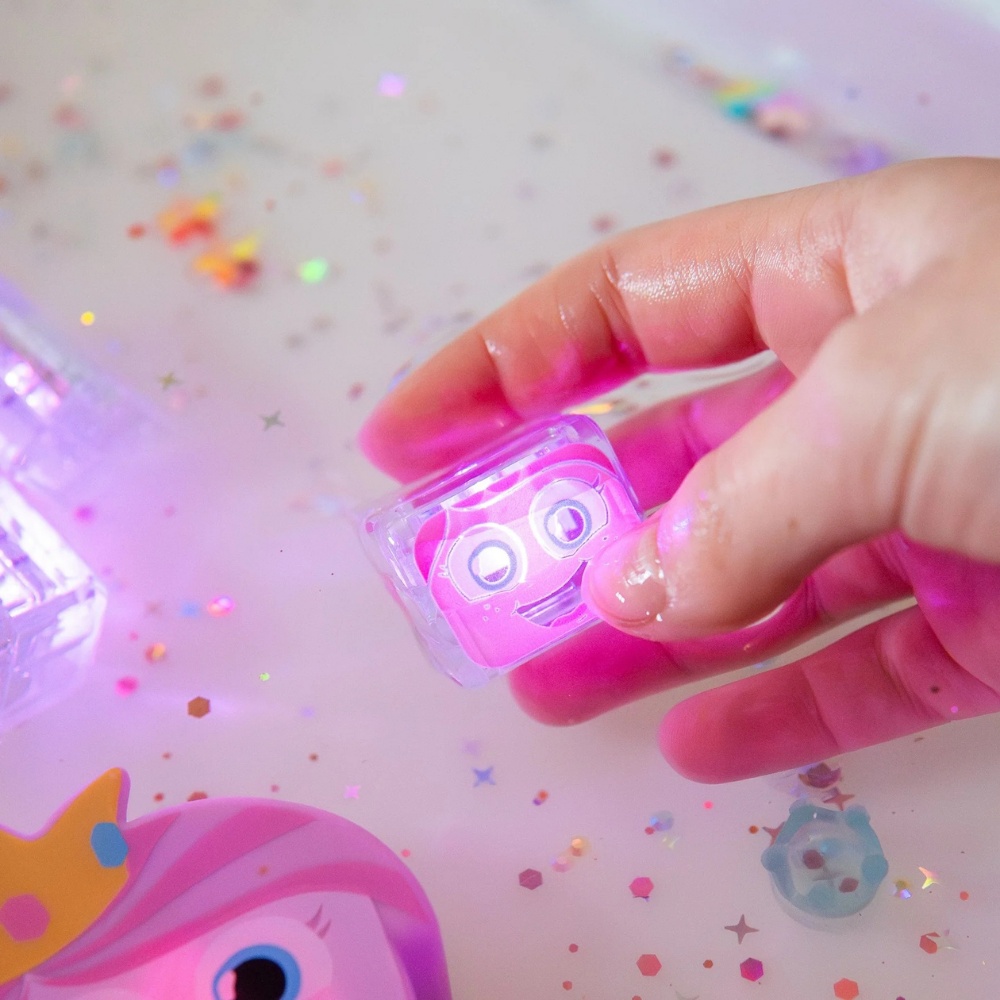 Glo Pals - Water Activated Light-Up Sensory Toys - Princess Ida (4 Pack) - Image 2