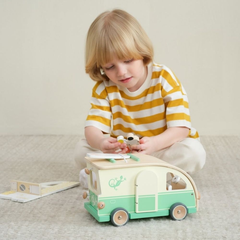 Classic World - Pretend & Play Camper Van Doll House - Wooden Play Set - 9pcs - Image 3