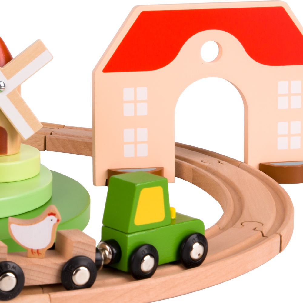 Classic World - Pretend & Play - Wooden Train Set - Small Farm - 28pcs - Image 6