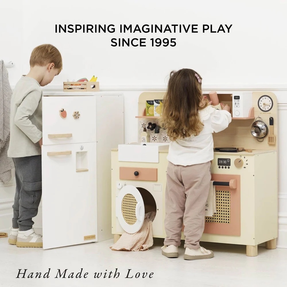 Le Toy Van - Family Size Rattan Wooden Play Kitchen - Image 7